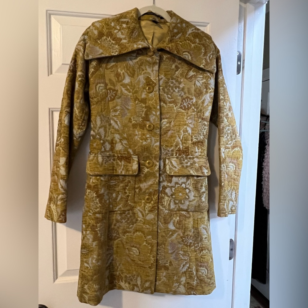 ISDA & CO button up tapestry coat;